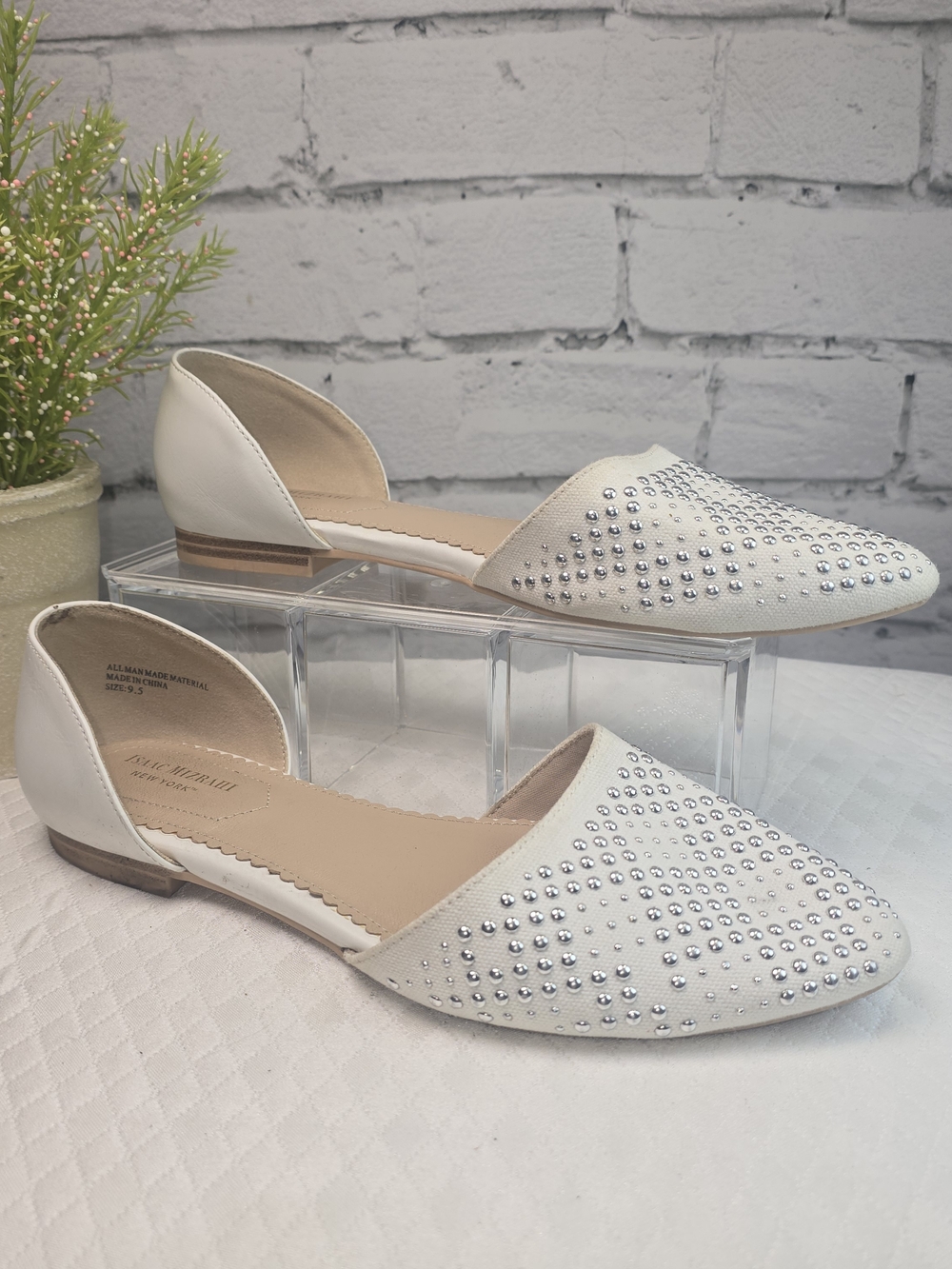 ISAAC MIZRAHI POINTED-TOE FLATS PERFORATED TOE OPEN SIDES SUMMER WOMENS 9.5 - Picture 2 of 9